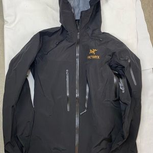 Arc’teryx Alpha SV Gold & Black Goretex Jacket Size Small